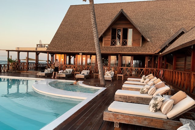 Hotel and restaurant Reservations